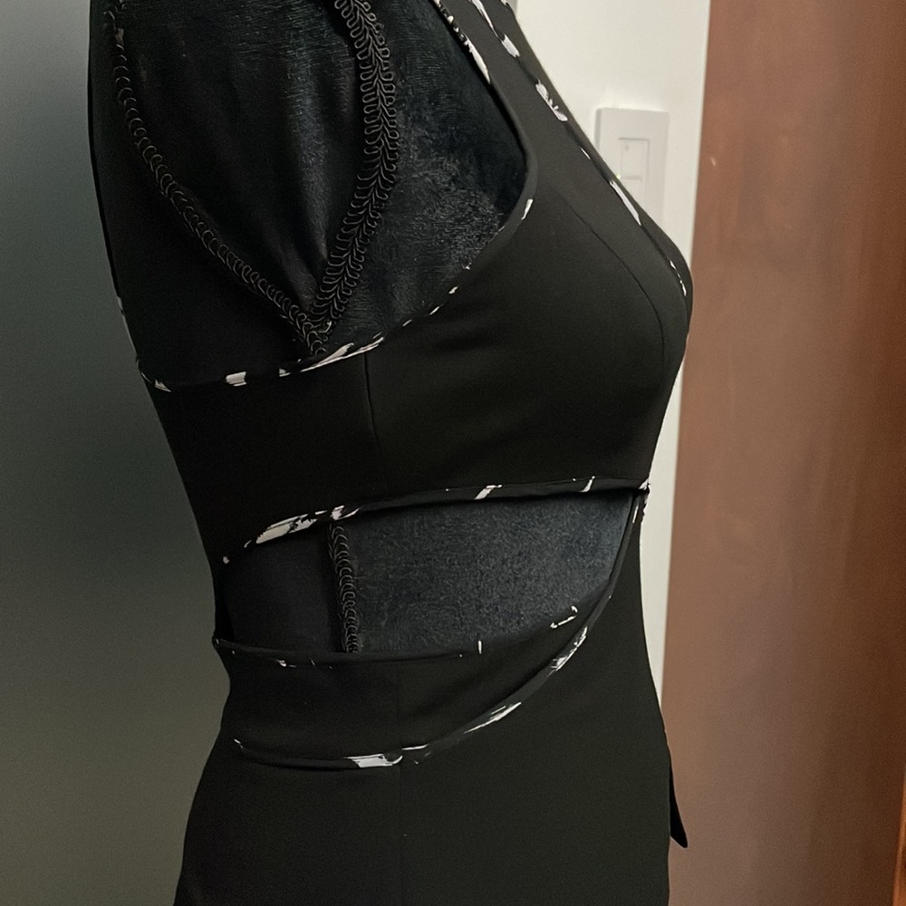 BCBGMAZAZRIA STUNNING TOP - Picture 2 of 9